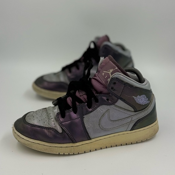Jordan Other - NIKE AIR JORDAN 1 MID "METALLIC PURPLE" SIZE 7Y AV5174 400